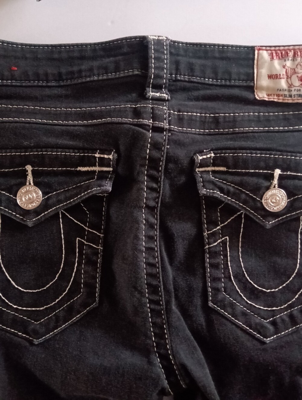 True Religion Becca Bootcut Jeans Black Dark Rinse Wash Size 28 EUC - Picture 8 of 12